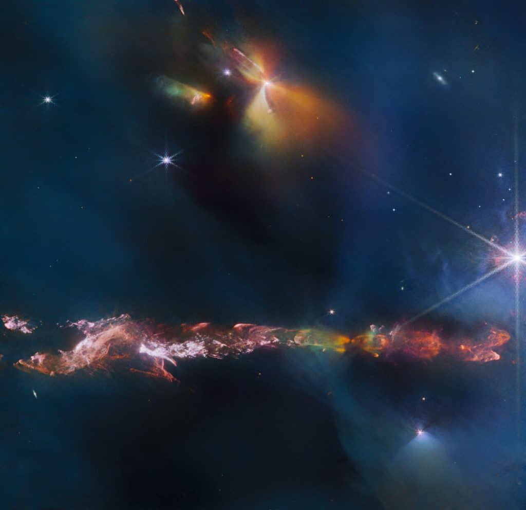 Imagen del Telescopio Espacial James Webb que muestra detalles intrincados del objeto Herbig Haro 797 (HH 797).