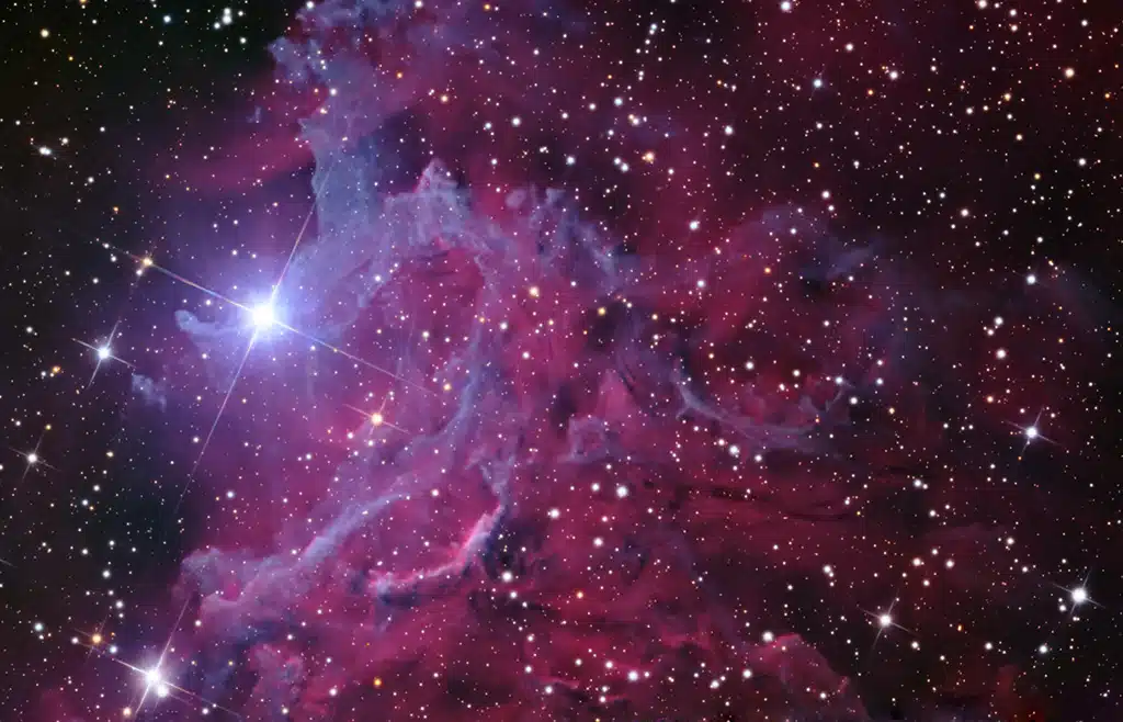 Imagen de la Nebulosa de la Estrella Llameante (IC 405), en Auriga.
