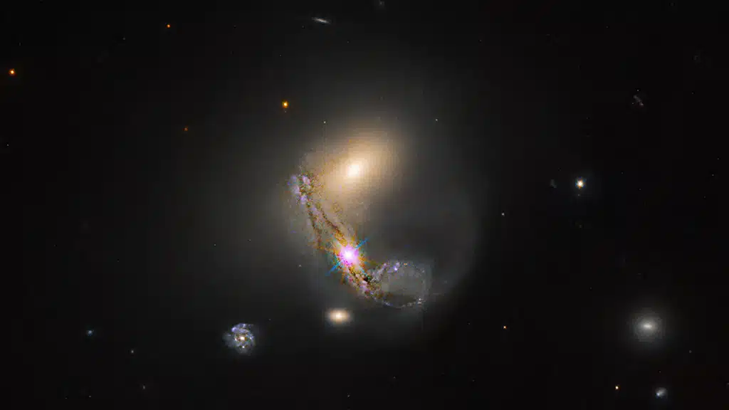 Esta nueva imagen del Telescopio Espacial Hubble de la NASA muestra un grupo de galaxias en interacción llamado LEDA 60847.