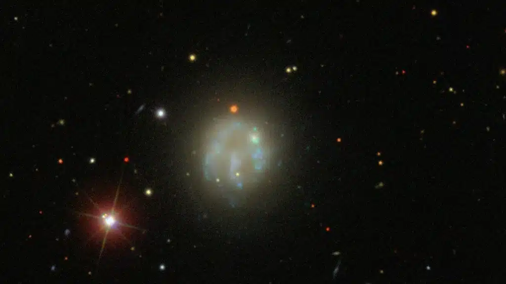 NGC 2537, galaxia "Zarpa del Oso".