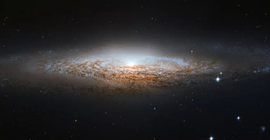 NGC 2683, galaxia "UFO".
