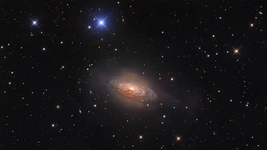 NGC 3521, galaxia "Burbuja".