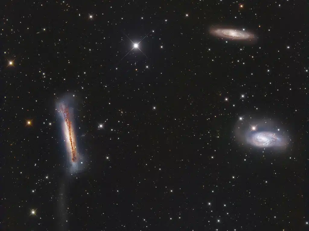 Triplete de Leo (Grupo M66) (M65, M66, NGC 3628).