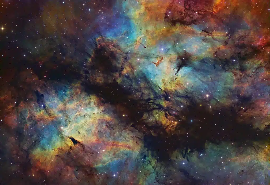 Detalle ampliado de IC 1318, nebulosa de Gamma Cygni o "Mariposa". Imagen procesada con filtros SHO.