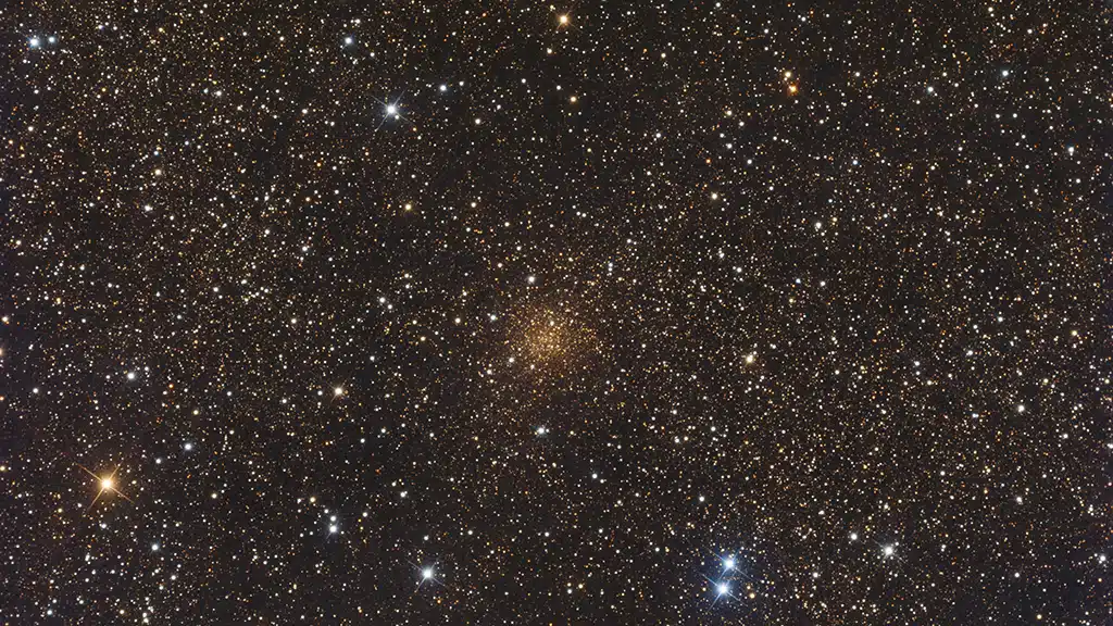 NGC 6749, cúmulo globular.