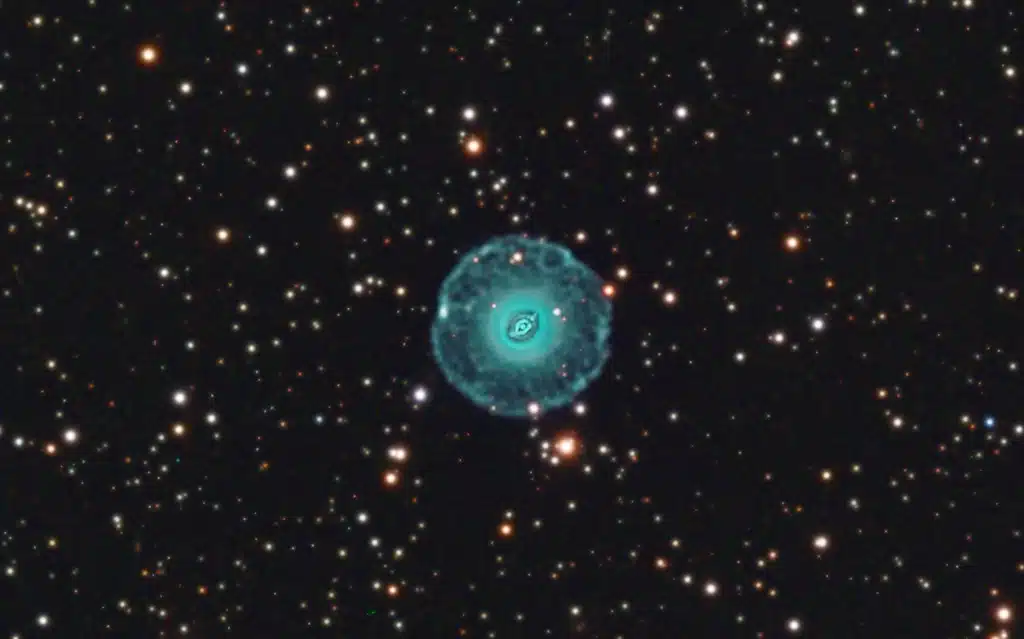 NGC 6826 (Caldwell 15), nebulosa planetaria "Parpadeante".
