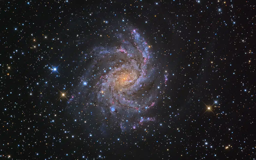 NGC 6946 (Arp 29), galaxia "Fuegos Artificiales".