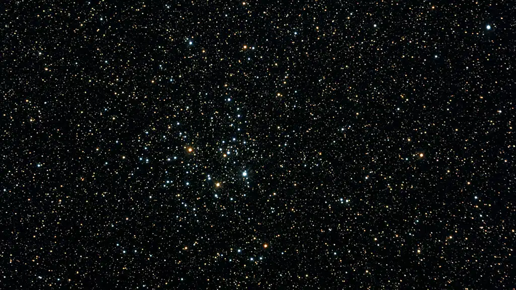 M26 (NGC 6694) (Mel 212), cúmulo abierto.