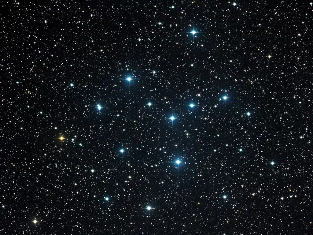 IC 4665, cúmulo abierto.