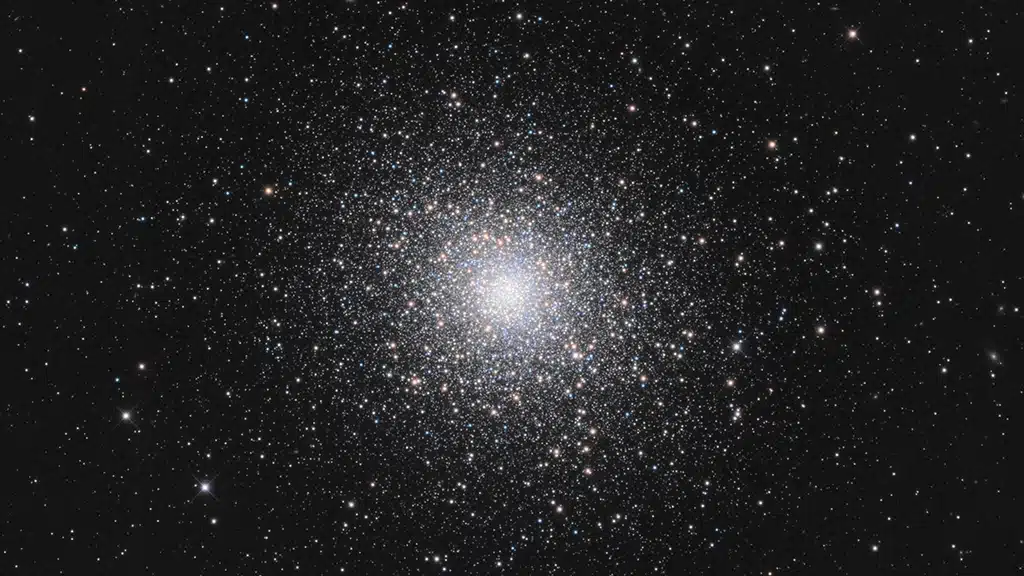 M5 (NGC 5904), cúmulo globular.