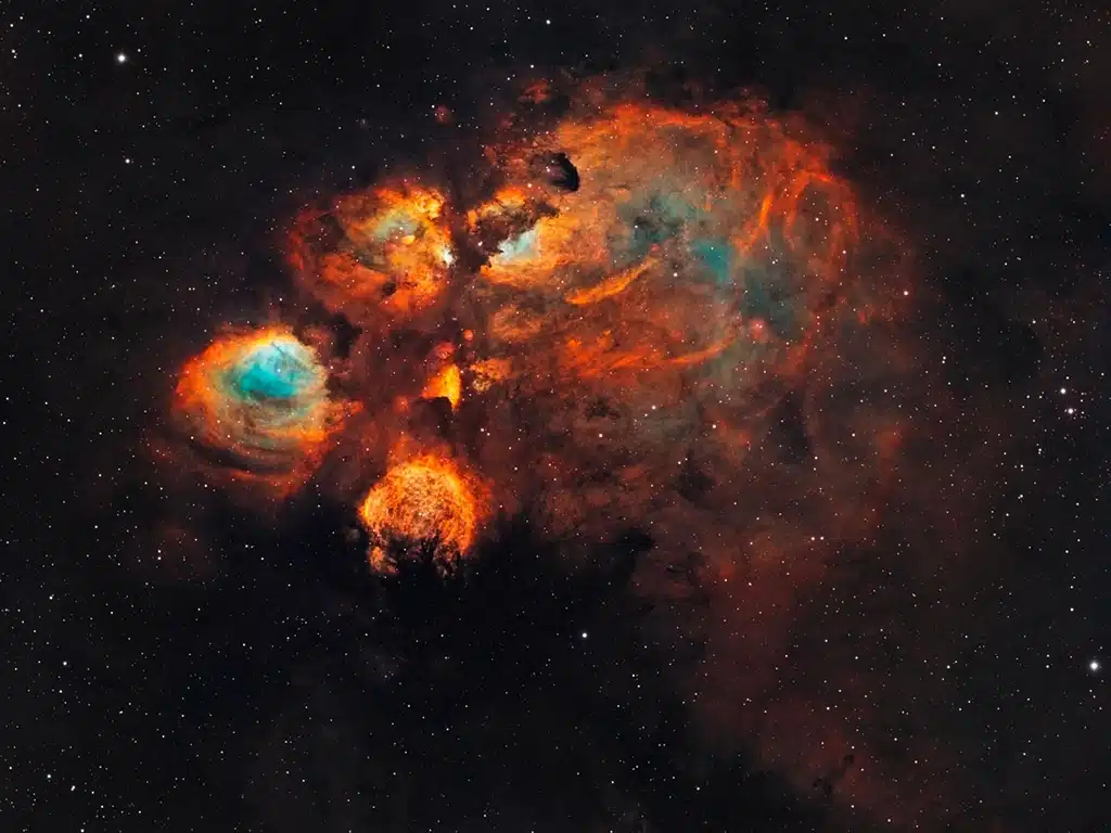 NGC 6334, nebulosa "Zarpa de Gato".