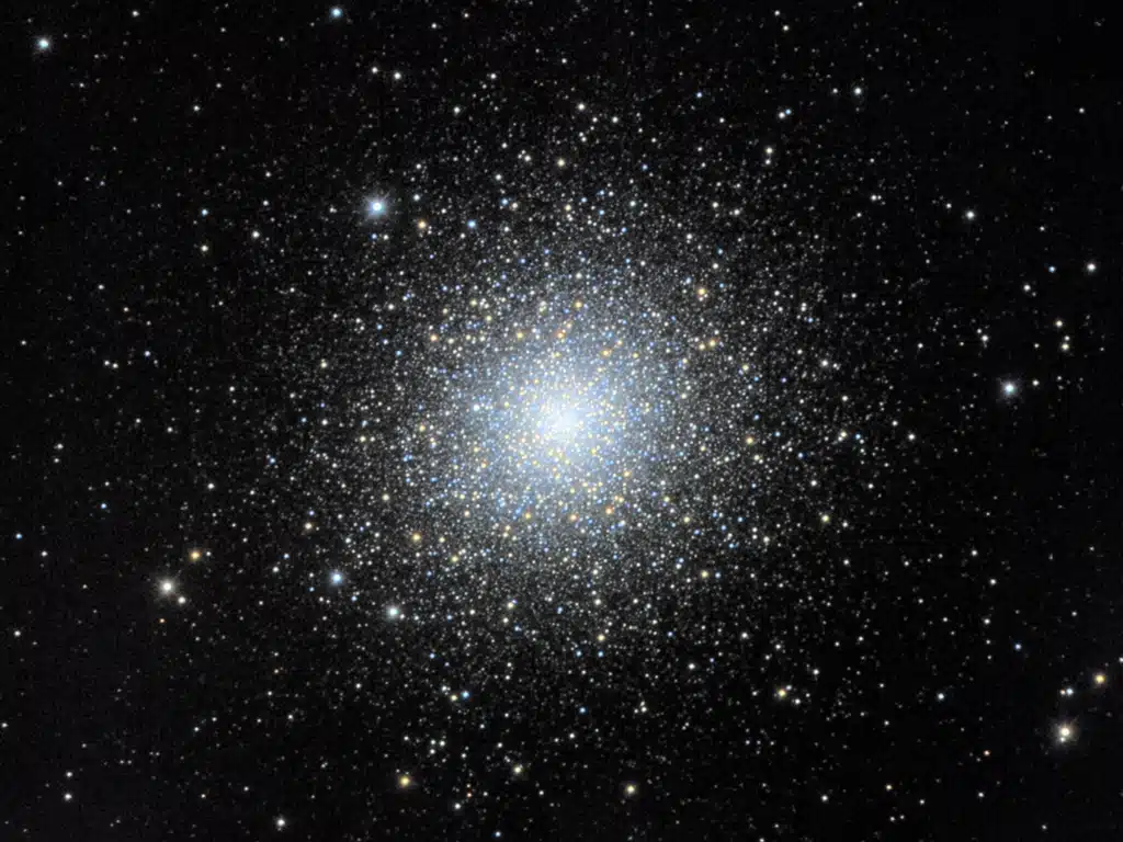 M2 (NGC 7089), cúmulo globular.