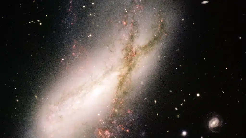 NGC 660, galaxia. Detalle.