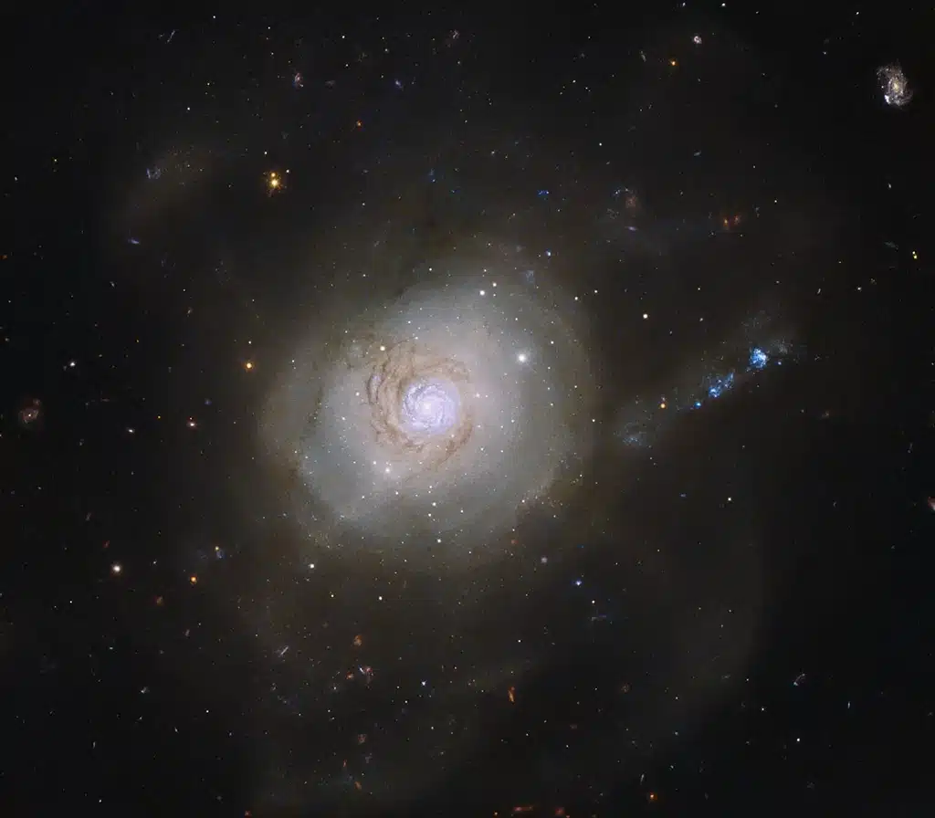 NGC 7252, galaxia "Átomos para la Paz". Detalle del núcleo.