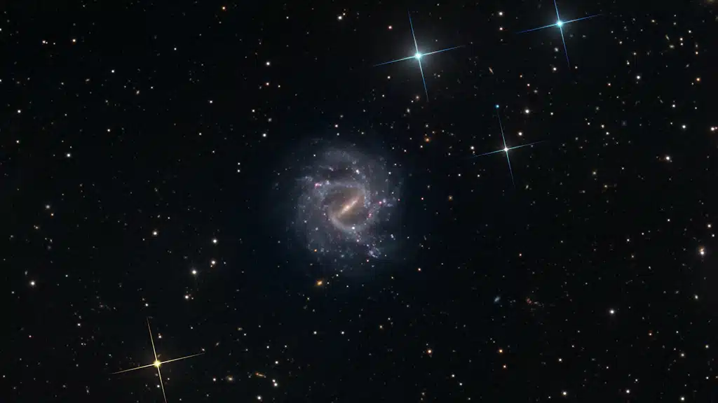 NGC 1073, galaxia. Crédito: Hanson Astronomy.