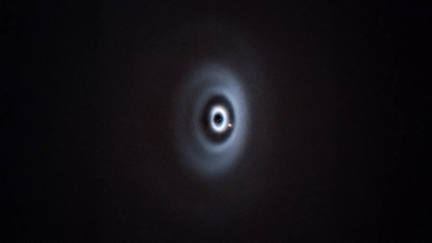 VLT detecta un planeta recién nacido en un disco protoplanetario.