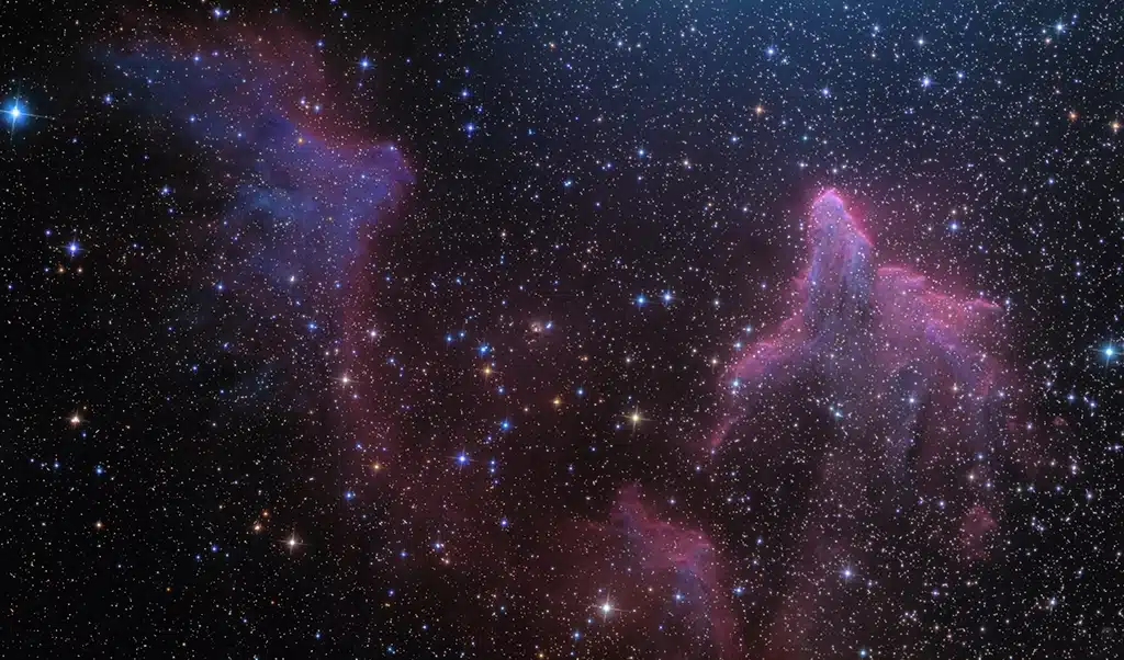 IC 63 y IC 59, nebulosa "Fantasma de Casiopea". Crédito: Ken Crawford.