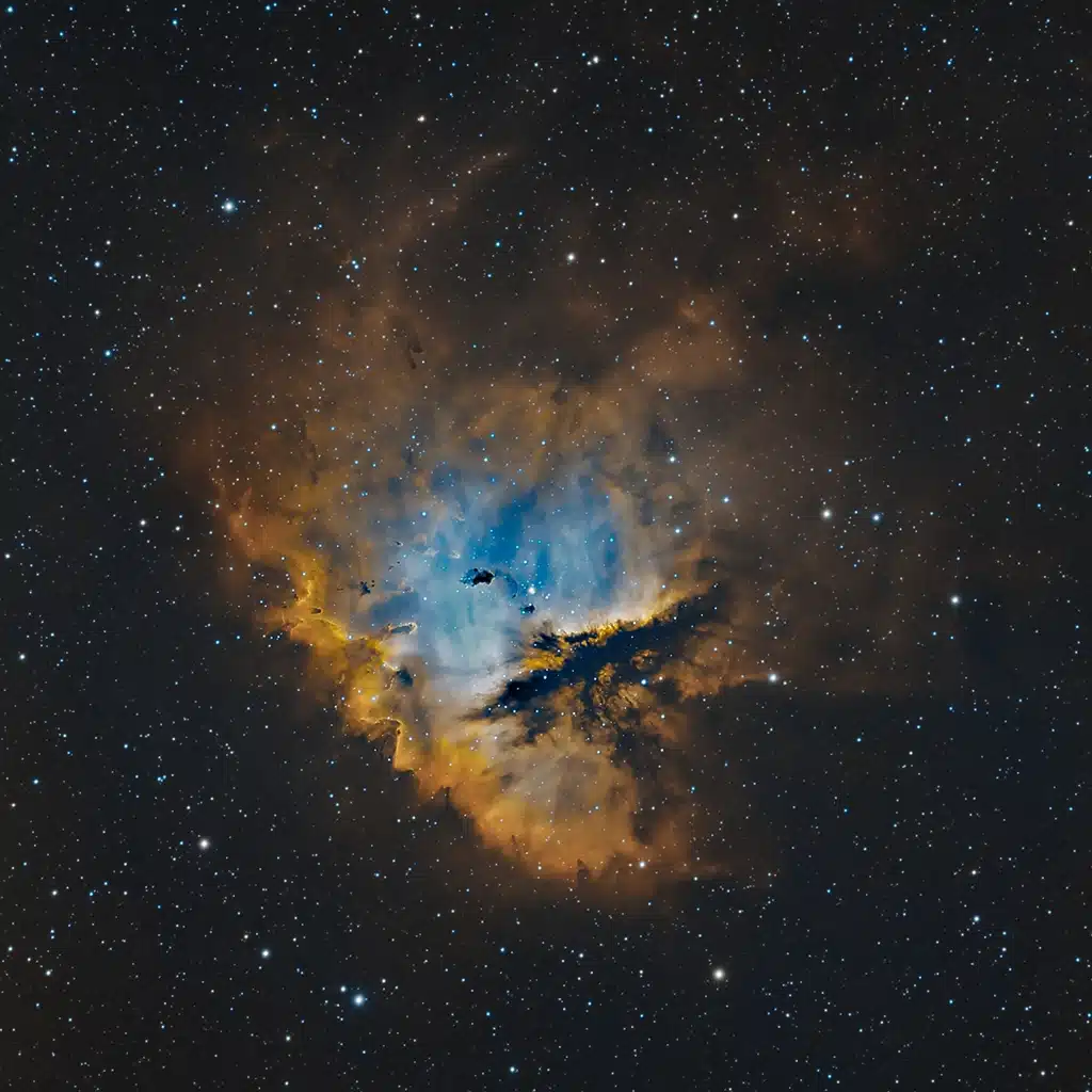 NGC 281, nebulosa "Pacman". Crédito: Jeremiah Roth.