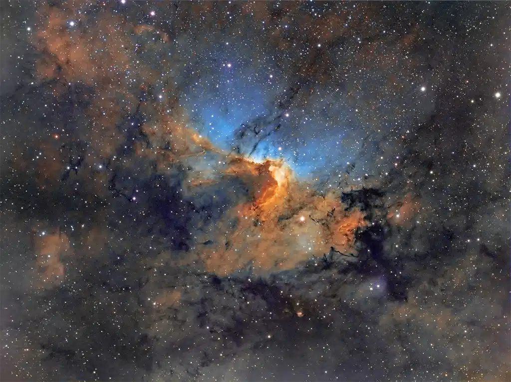 Sh2-155 (Caldwell 9), nebulosa "Cueva". Crédito: Sara Wager Astrophotography.
