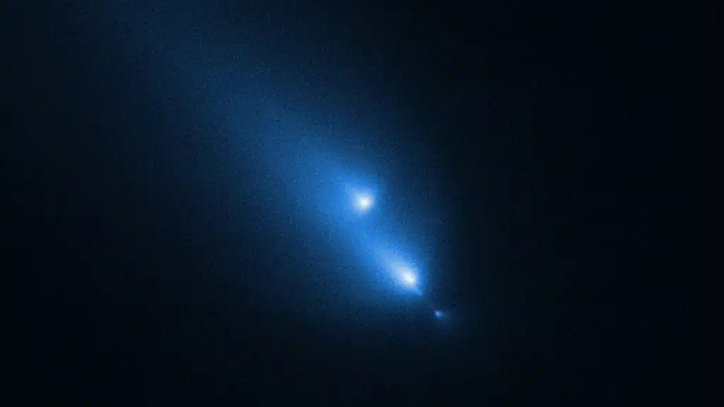 Hubble capta la fragmentación del cometa C/2025 K1 (ATLAS).